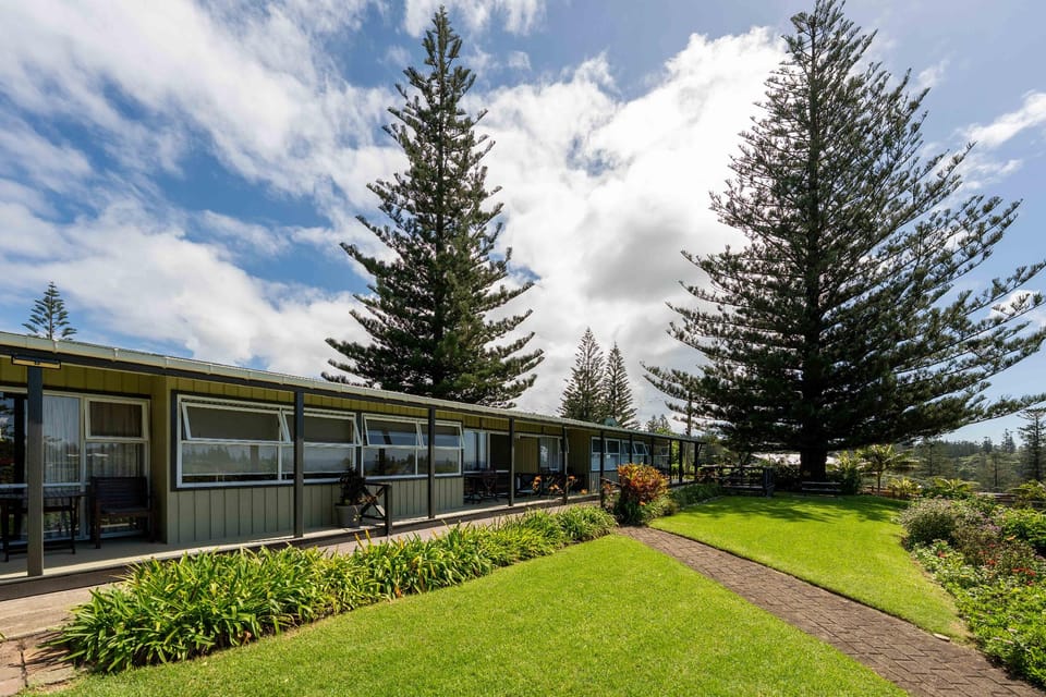 Cascade Garden Apartments Apartment hotel in Burnt Pine