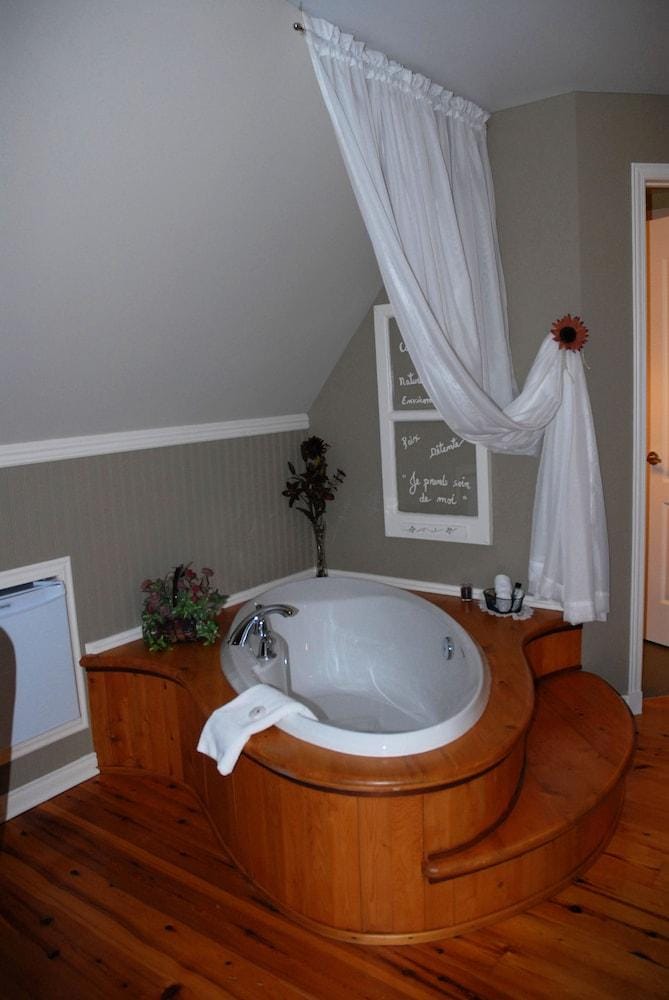 Gite Au Perchoir Hotel in Baie-Saint-Paul