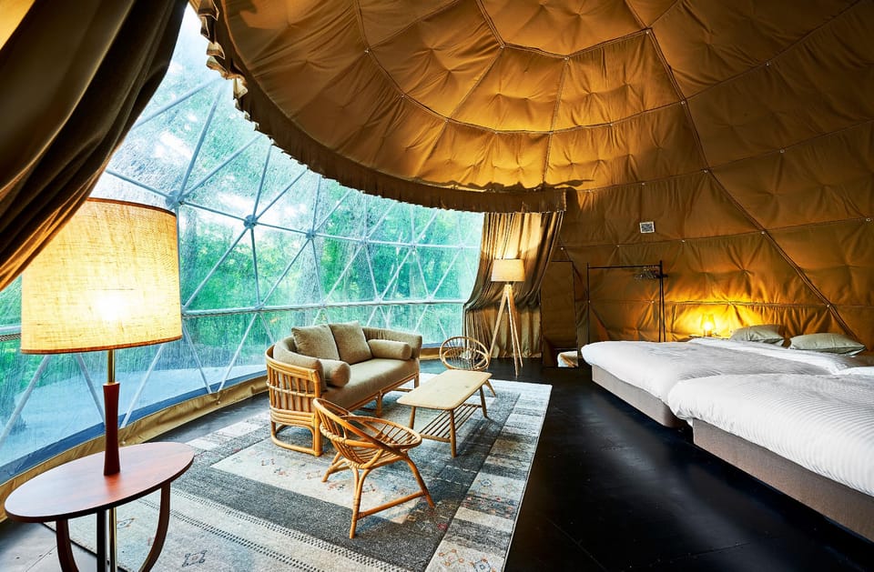 Glamp Hideout Nasukogen Hotel in Japan