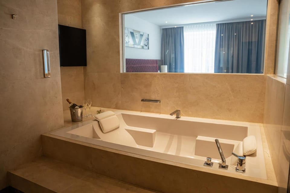 Luxury Boutique Hotel Iris Porsche Hotel in Mondsee