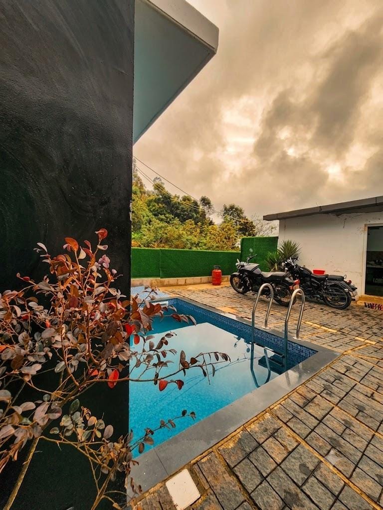 Parudeesa Pool Resort Hotel in Kerala