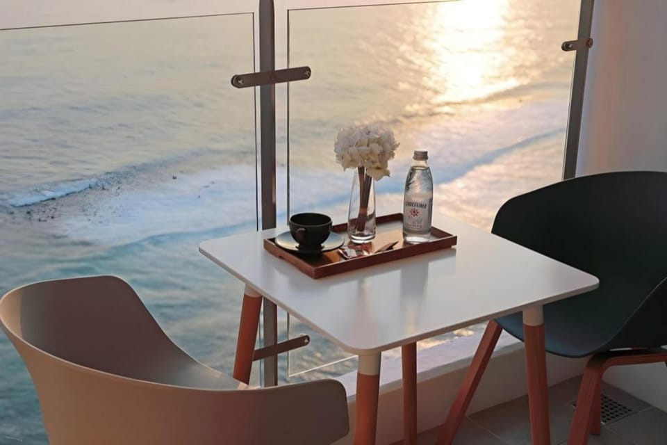 Summit Bay Lighthouse Beach Branch Hotel in South Korea