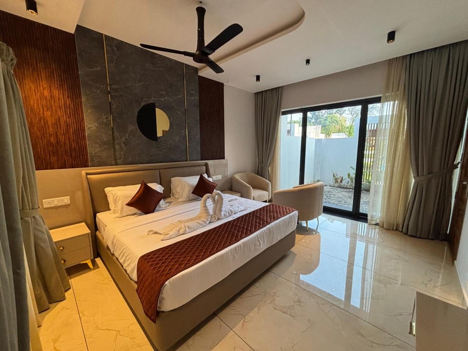Kaveri Pool Pavilion Hotel in Kerala