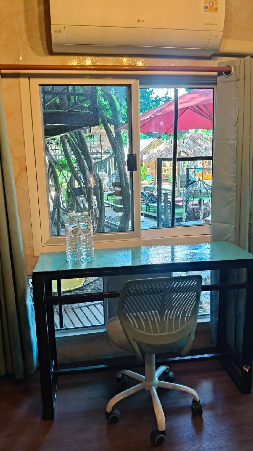 Do Dee Cafe Bangkok  Hotel in Bangkok
