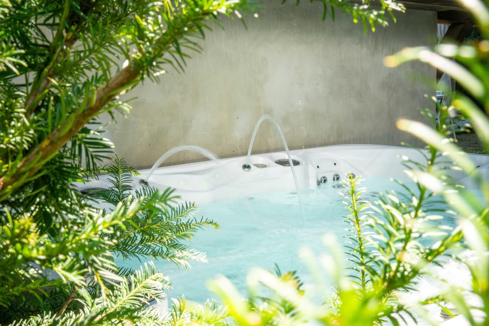 Exceptional 12P chalet with sauna and jacuzzi Hotel in Combloux