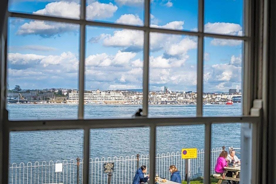 Edgcumbe Arms Hotel in Plymouth