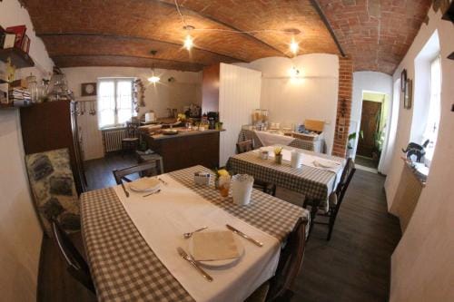 Poggio dei Farinetti Hotel in Liguria