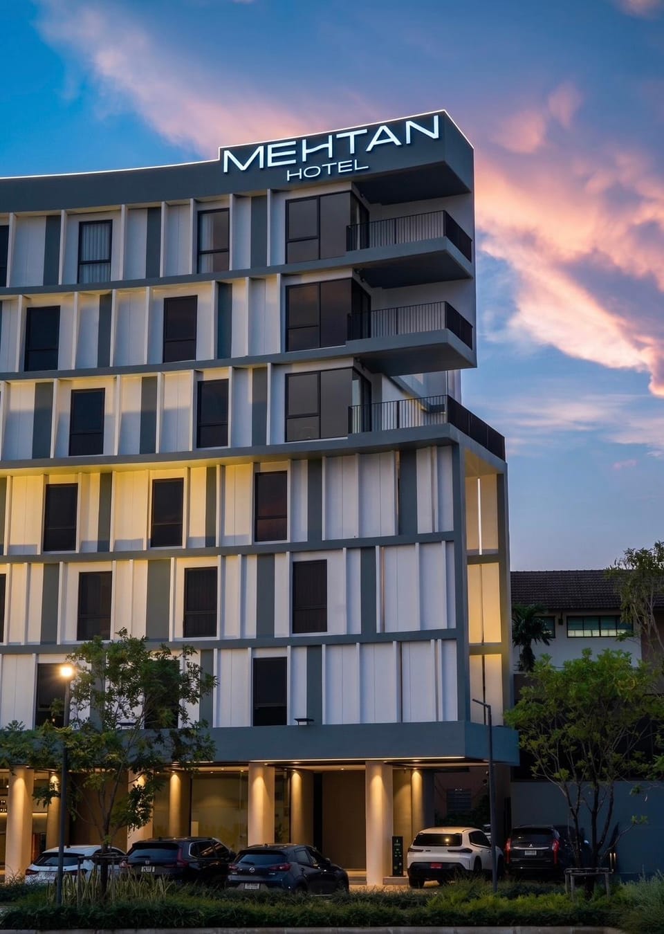 Mehtan Hotel  โรงแรมเมตันย์ Hotel in Thailand