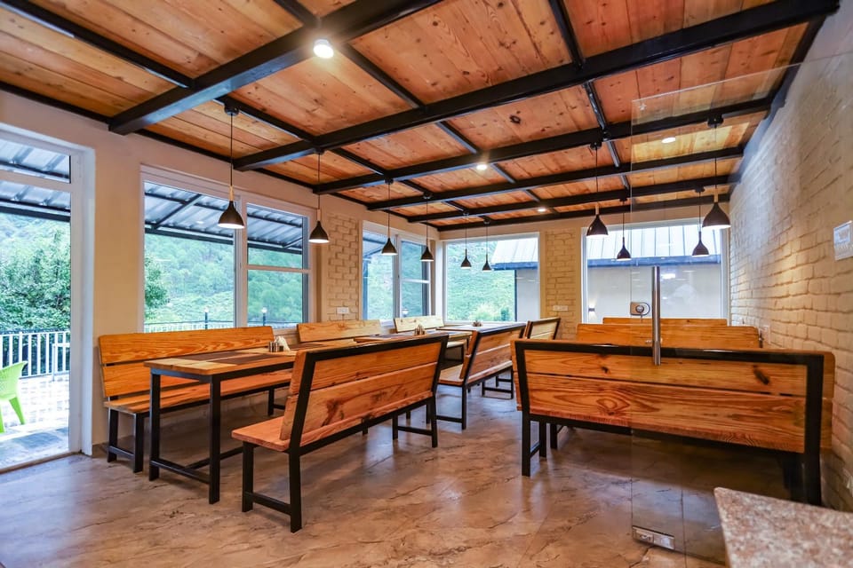 Pahadi Sukoon - A frame Cottages Hotel in Himachal Pradesh