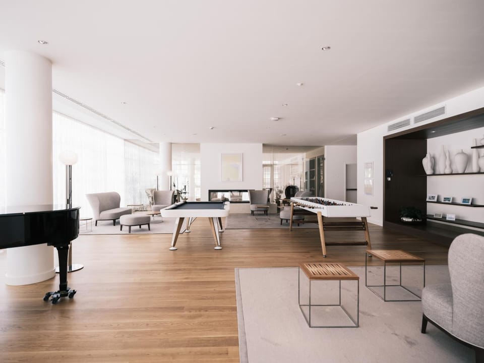 Shared lounge/TV area
