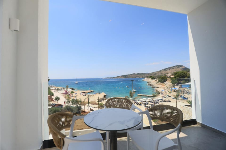 Hotel Camelot By Artur Hotel in Ksamil
