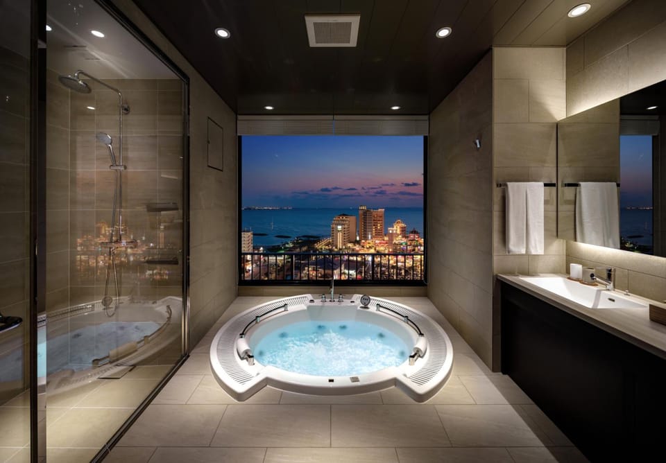 RIHGA ROYAL RESORT OKINAWA CHATAN Hotel in Okinawa Prefecture
