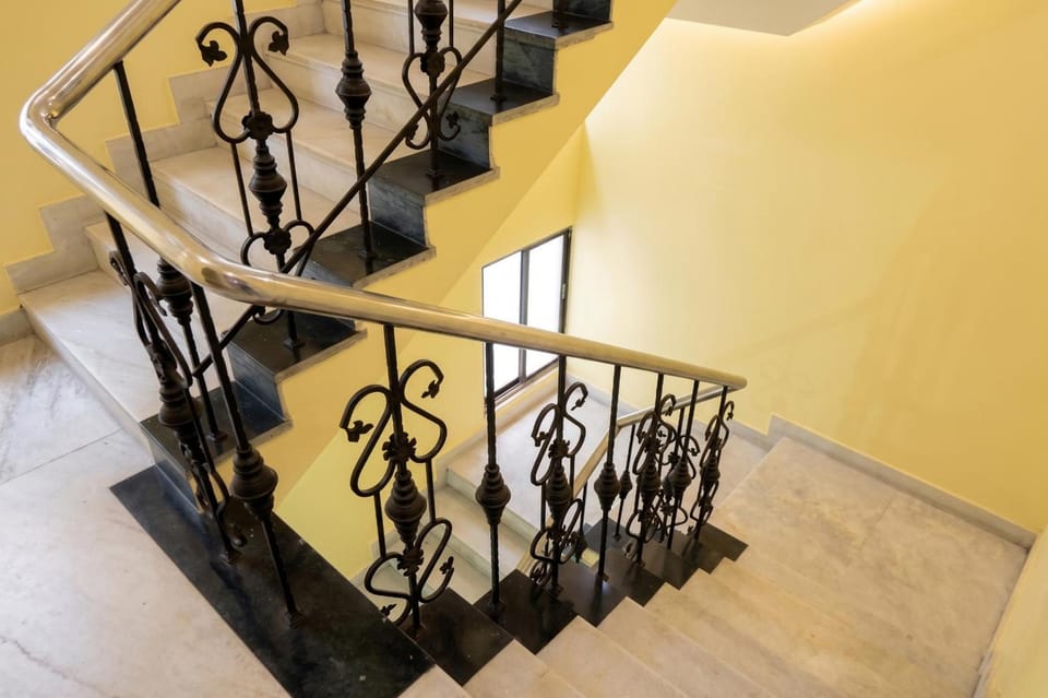 Astoria House Hotel in Kolkata