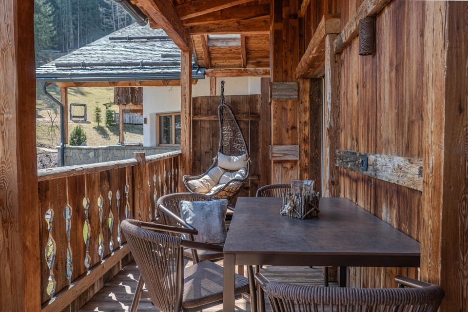 Alpine Mountain Chalet Hotel in San Vigilio di Marebbe