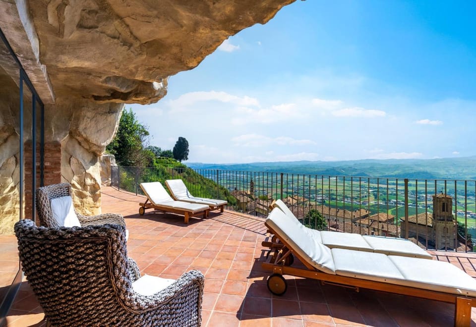 Castello di Guarene Hotel in Piedmont