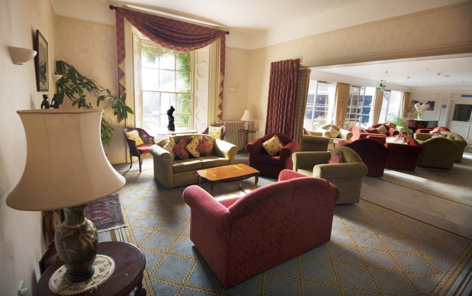 Shared lounge/TV area