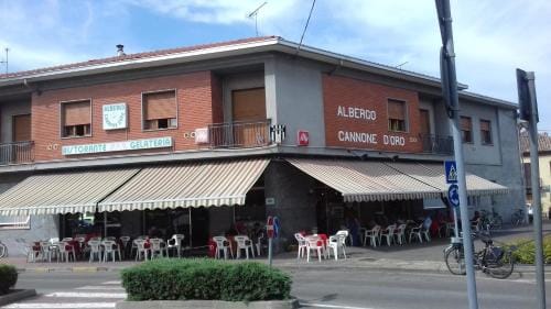 Cannone d'Oro Hotel in Lombardy