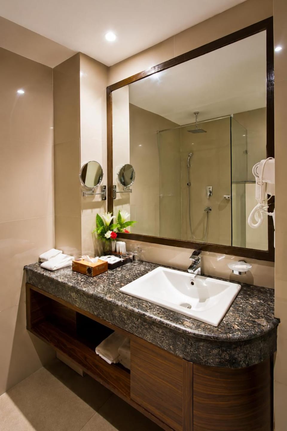 Blueko Valley Retreat Hotel in Manali