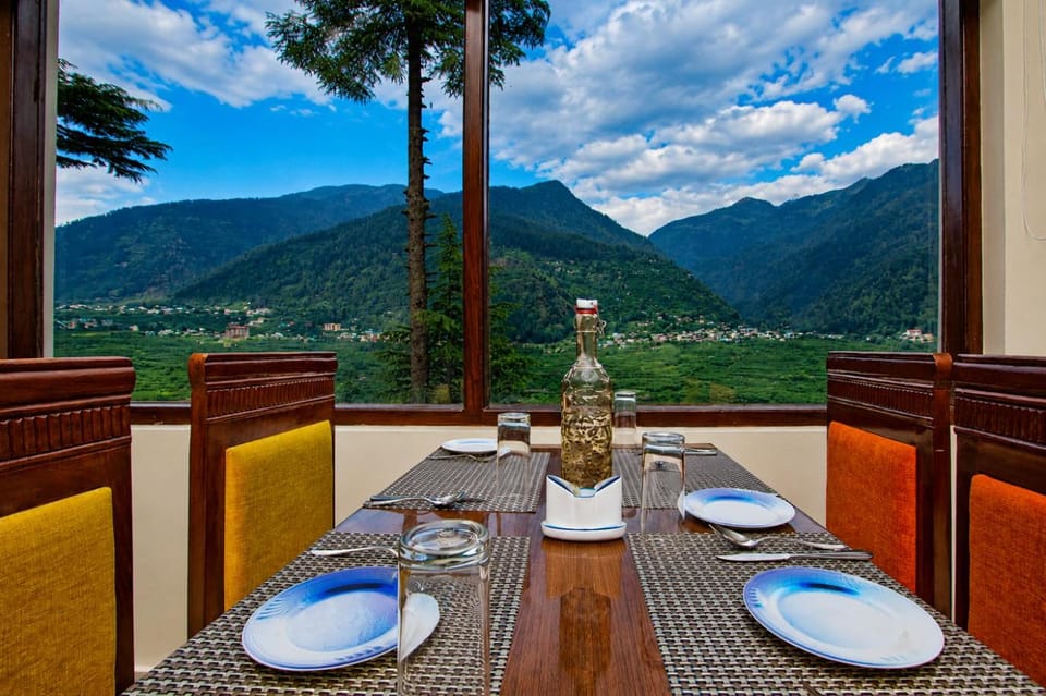Blueko Valley Retreat Hotel in Manali