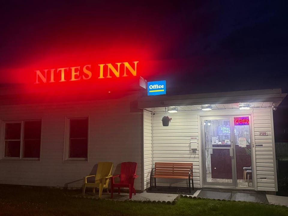 Nites Inn Motel Motel in Cornwall
