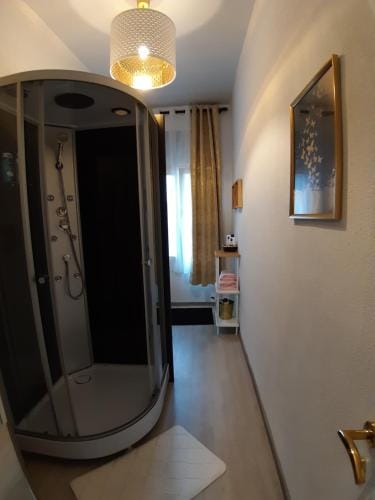 Room LUX SPA " TABARKA " Hotel in Wallonia, Belgium