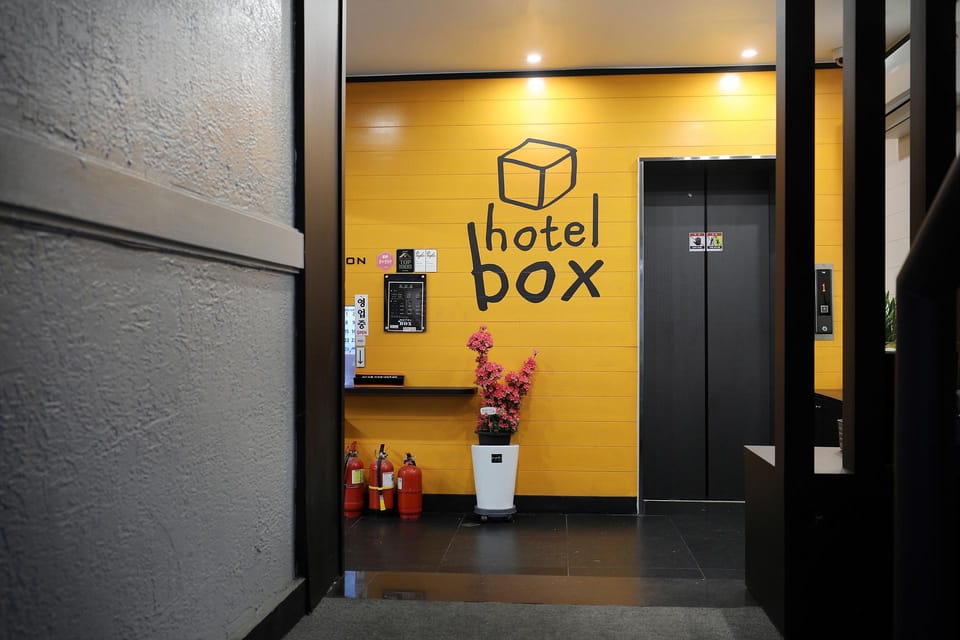 Box in hotel Motel in Seoul