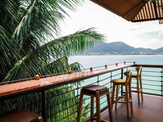 Blue Harbour Phuket Hotel in Patong