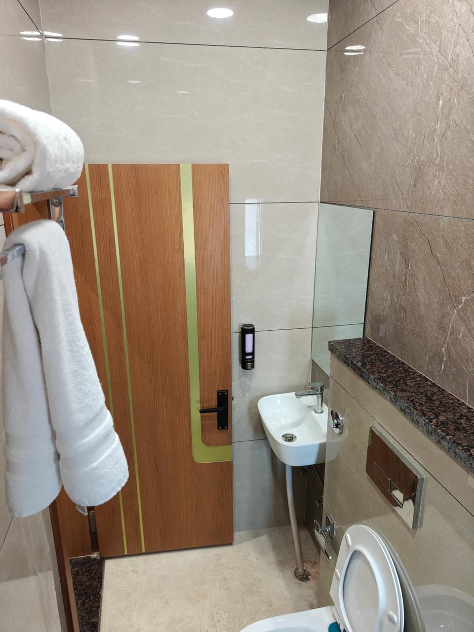 HOTEL ROYAL DC Hotel in Uttar Pradesh