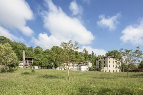 Ancienne fabrique de soie A la Galiciere Hotel in Auvergne-Rhône-Alpes