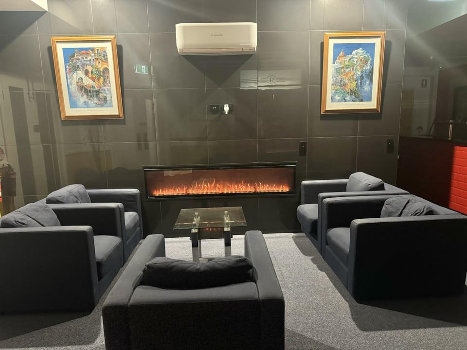 Shared lounge/TV area