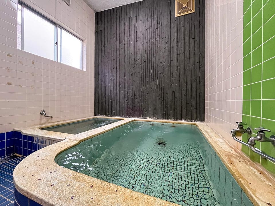 Hot spring bath