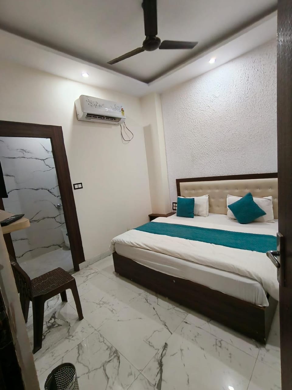 Kailashi Hotel Har ki pauri  Hotel in Uttarakhand