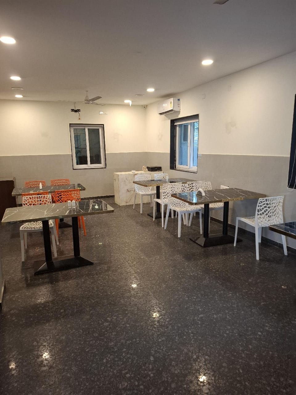 Restaurant (Private room)