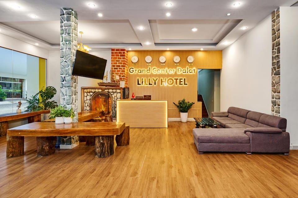 Shared lounge/TV area