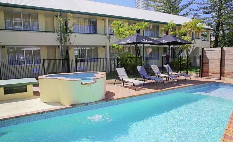 Darcy Arms Motel in Surfers Paradise