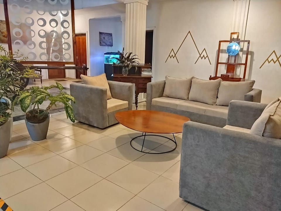 Kandy Paradise Inn Hotel in Kandy