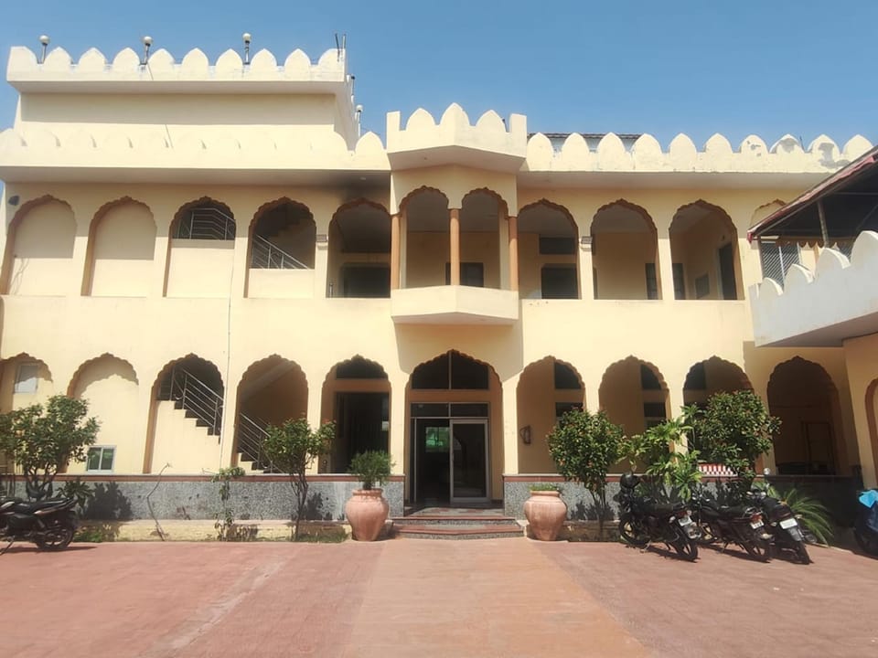 Hotel Karni Fort Hotel in Rajasthan