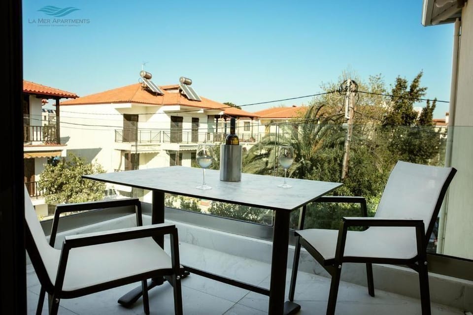 La Mer Apartments Hotel in Nikiti