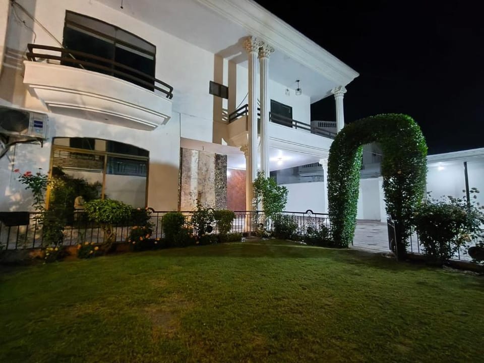 Hotel DE Smart Multan Hotel in Punjab