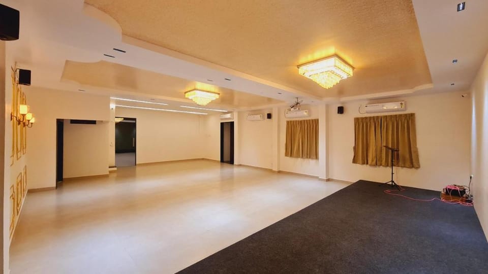 HOTEL ELEGANCE INN, MIRAJ Hotel in Karnataka