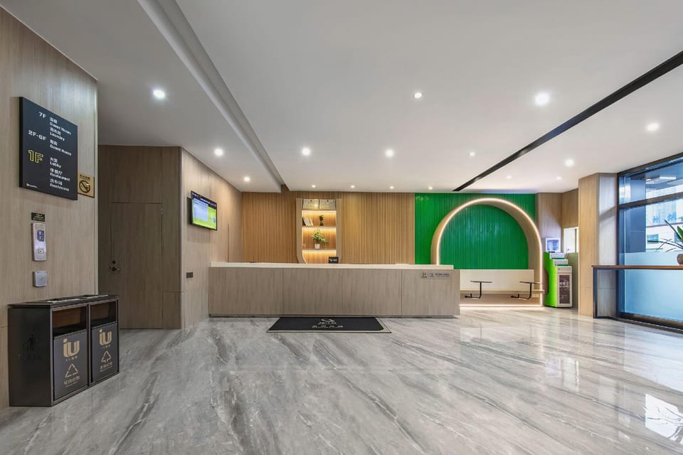 IU Hotel Chengdu Qinhe Square Branch Hotel in Chengdu