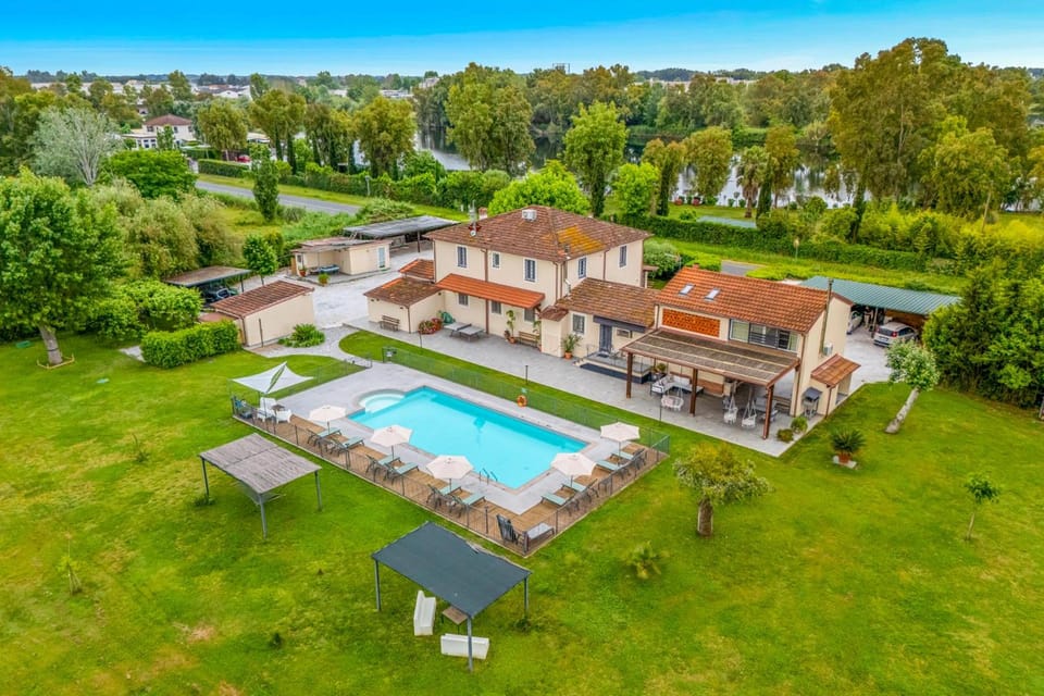 VISTALAGO VERSILIA Hotel in Emilia-Romagna