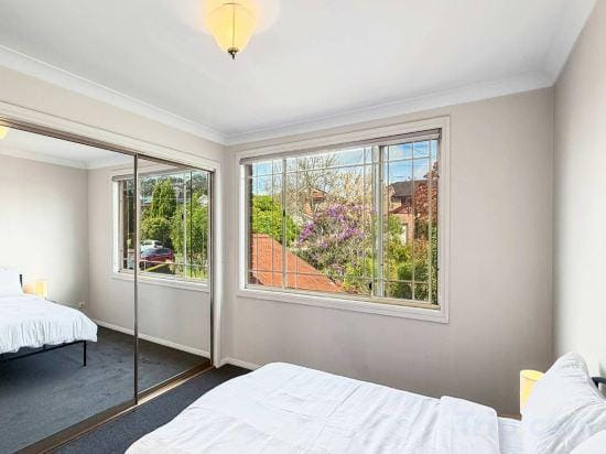 Metawise Spacious 4-Bedroom Home in Cherrybrook Hotel in Castle Hill