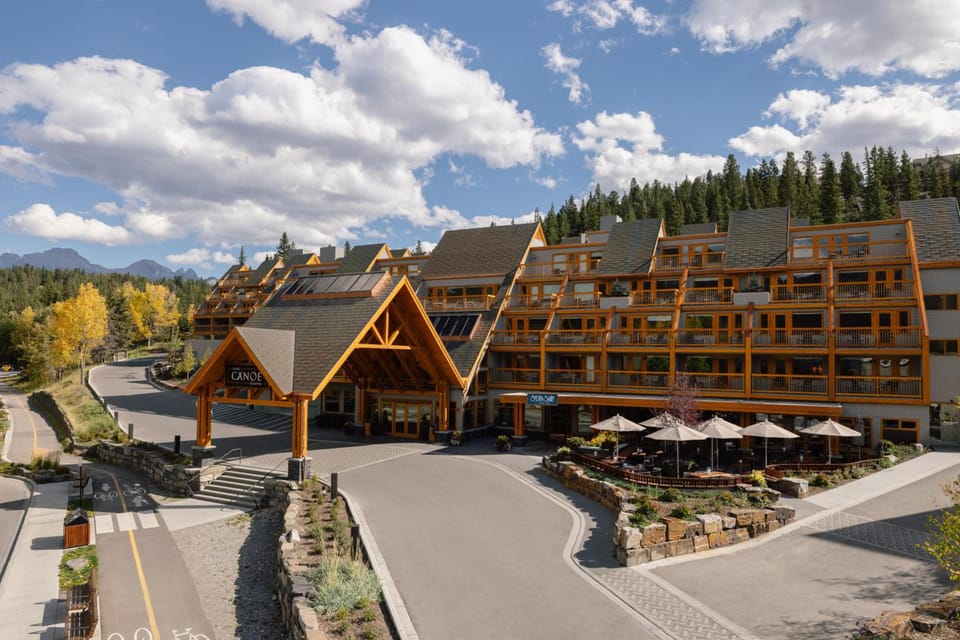 Hotel Canoe & Suites Hotel in Banff