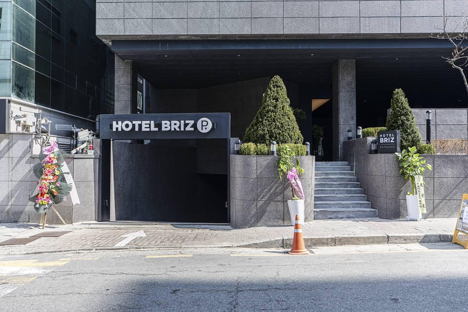 Bundang(Yatop Station) Briz Hotel Motel in Gyeonggi-do