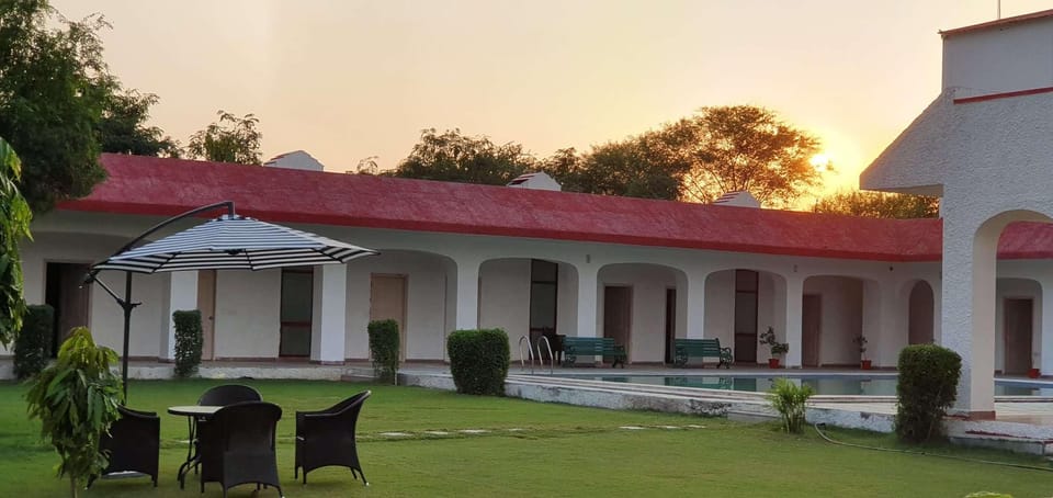 Estate Paradiso Gardens Jaipur Hotel in Jaipur