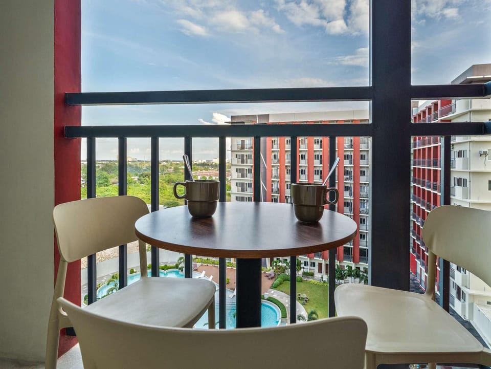 Cozy Relaxing Minimalist Studio with Pool View Hotel in Lapu-Lapu City
