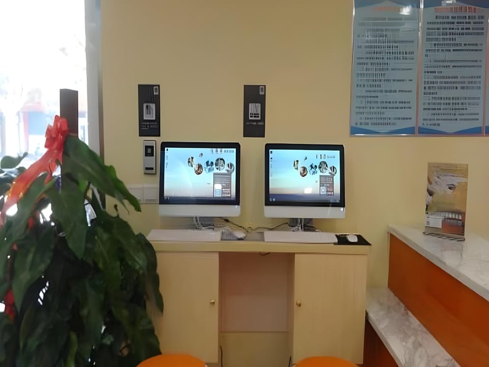 7 Days Inn Linfen Railway Station Hotel in China