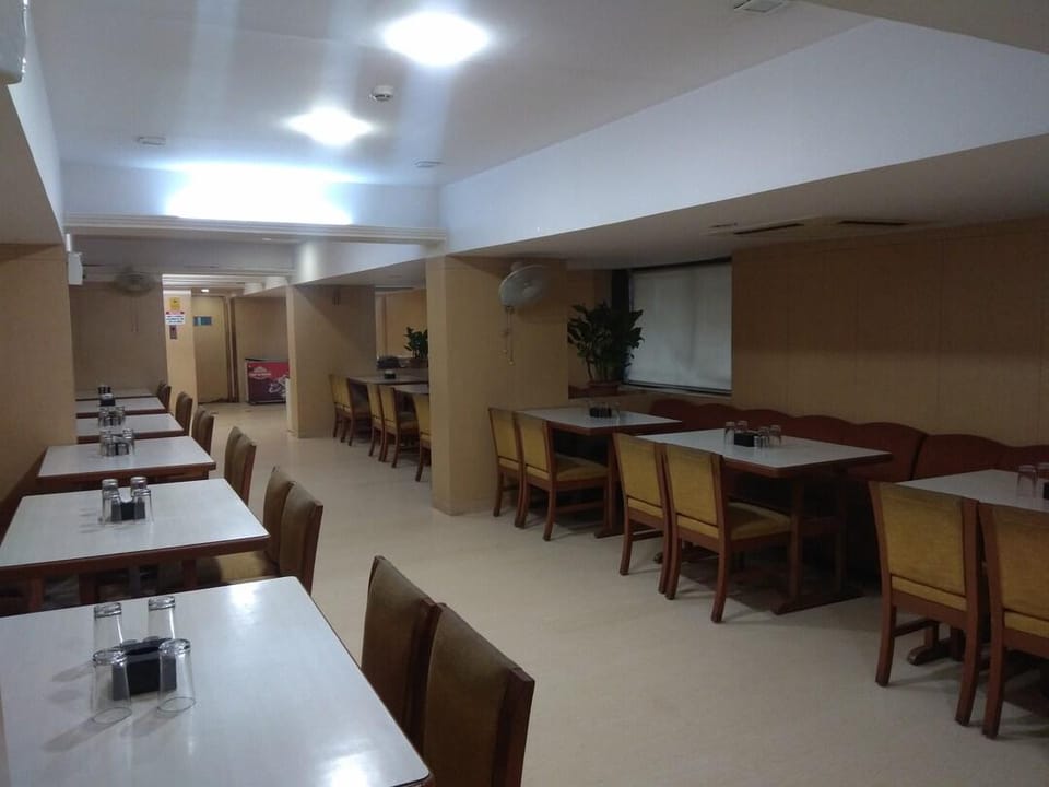 Goradia Abigail Regency Hotel in Maharashtra