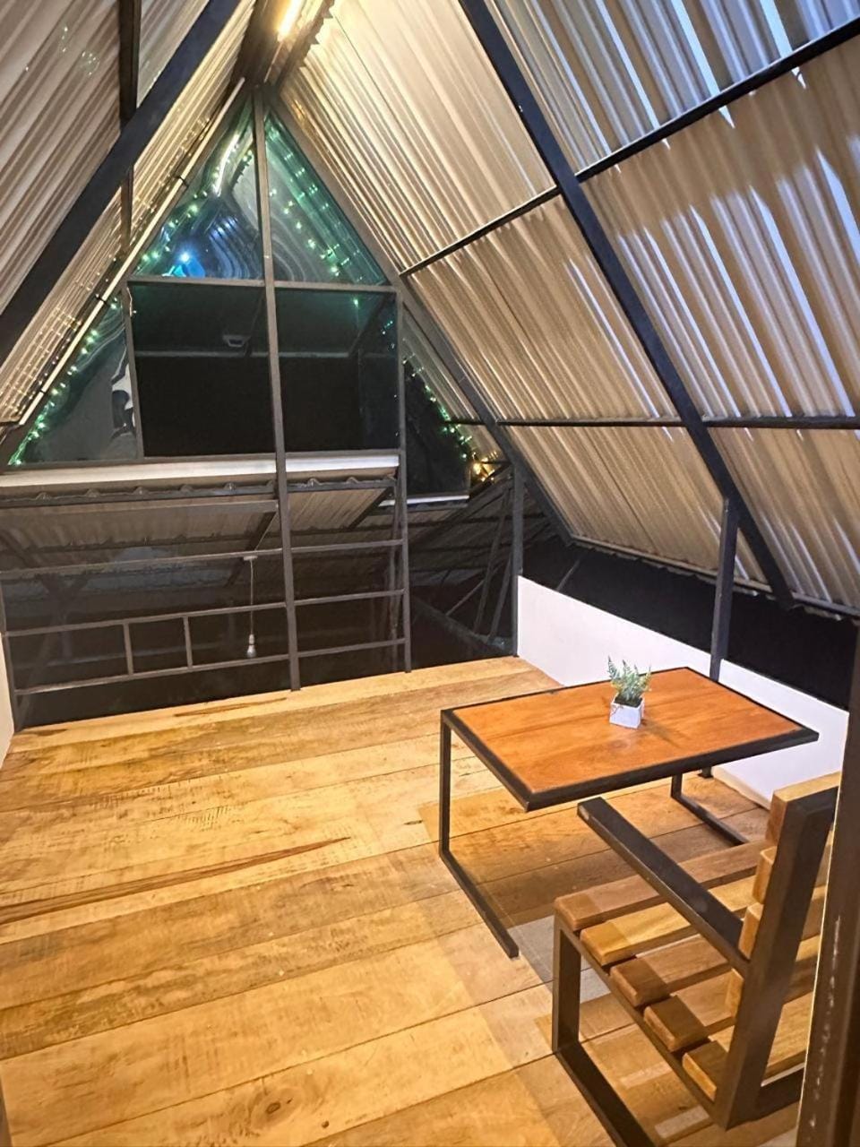 Breeze Heven Cabana Hotel in Central Province